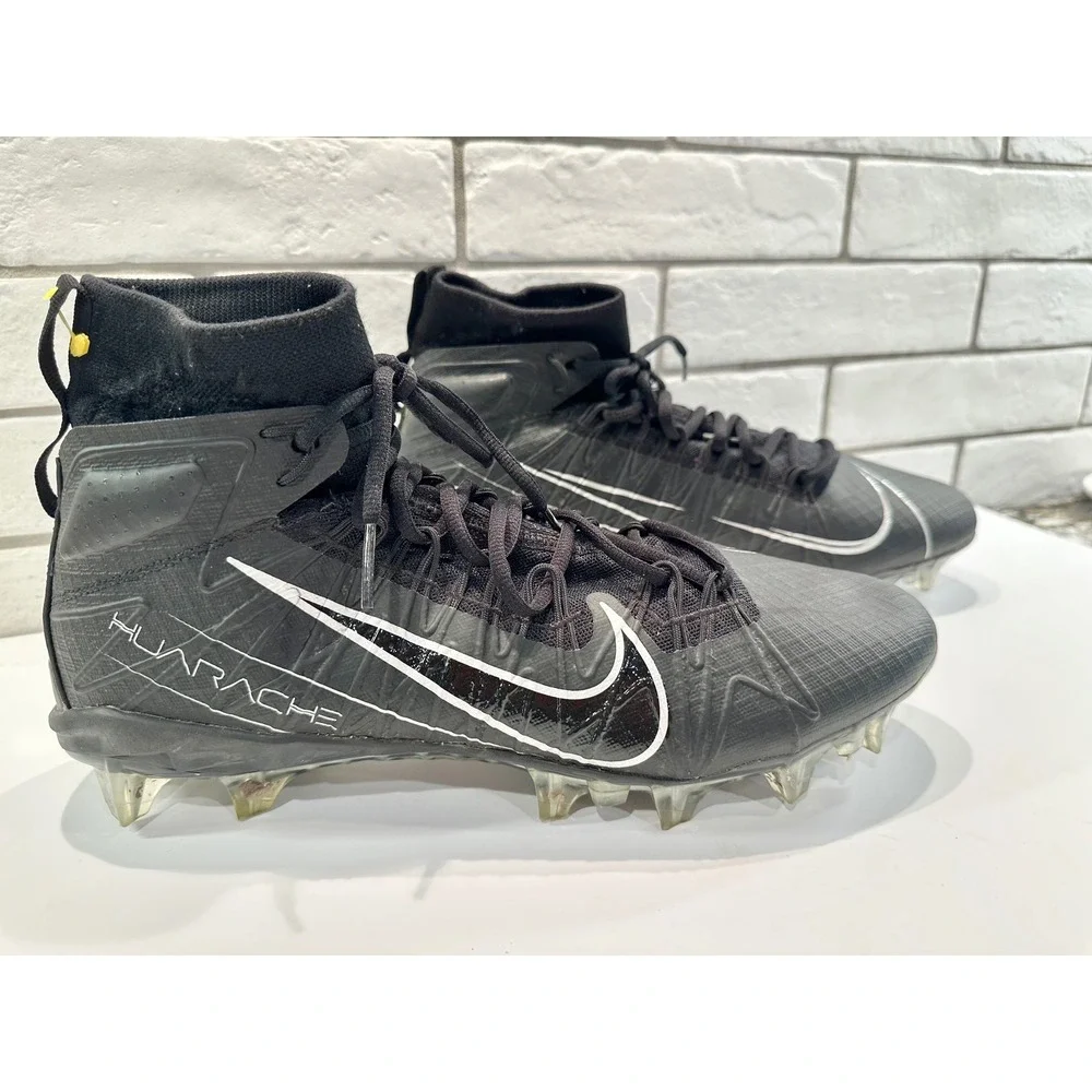 Nike dominate field